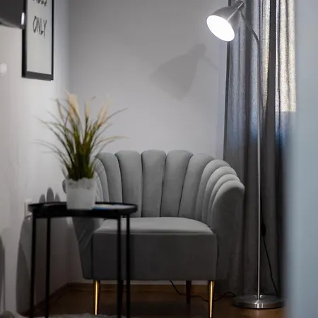 Skanderbeg Square App - The Nest