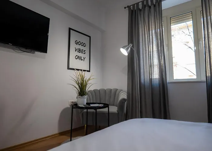 Apartment Skanderbeg Square App - The Nest Tirana